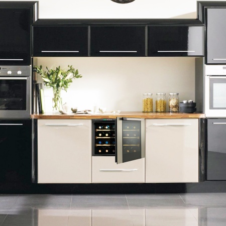 Монотемпературный винный шкаф Indel B BUILT-IN 24 HOMME PLUS