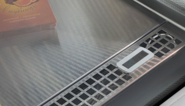 Витрина кондитерская Cryspi ВПВ 0,25-1,37 (Elegia Quadro SELF К 1000 Д) (верх9005мат/низ9005мат)