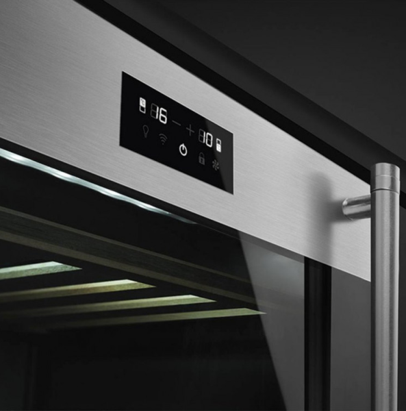 Двухзонный винный шкаф Smeg CVI338LX3