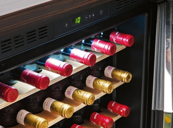 Монотемпературный винный шкаф Indel B HT 36