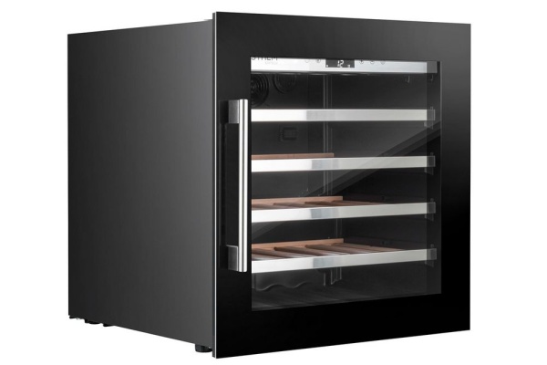 Монотемпературный  винный шкаф Temptech STZ60SB