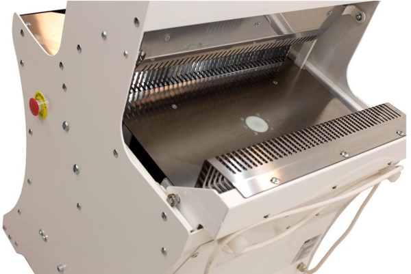 Хлеборезка Bakeberry FT-520