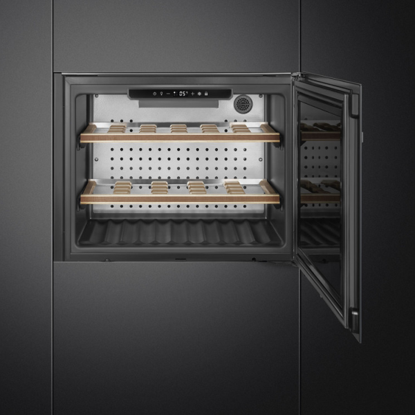 Монотемпературный винный шкаф Smeg CVI121S3